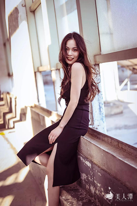 街拍丨御姐范十足的美少女，高挑身材讓人大呼